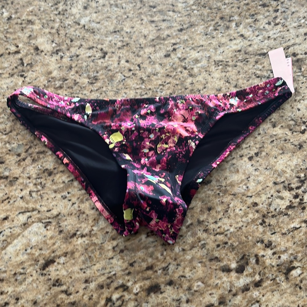 Victoria’s Secret hydrangea bloom itsy scrunch butt bikini bottoms
